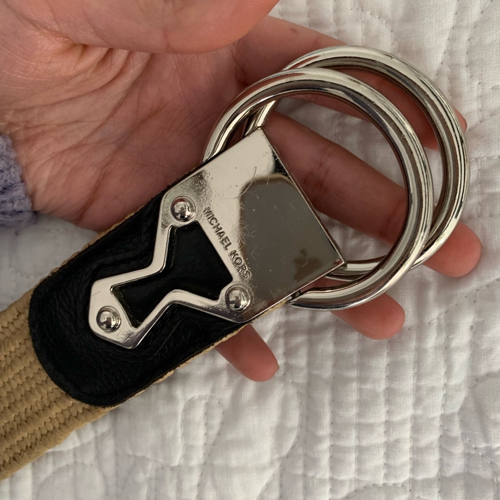 Michael Kors belt. 🤍